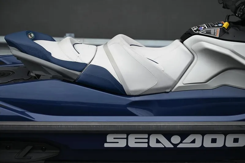 Slide: The Image of Sea-Doo GTX Limited 300 Blue Abyss 2024 - 31