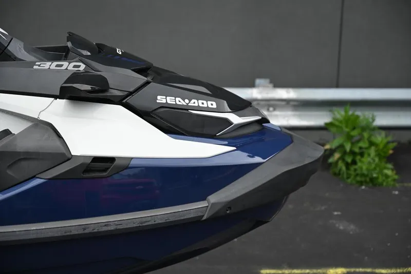 Slide: The Image of Sea-Doo GTX Limited 300 Blue Abyss 2024 - 33