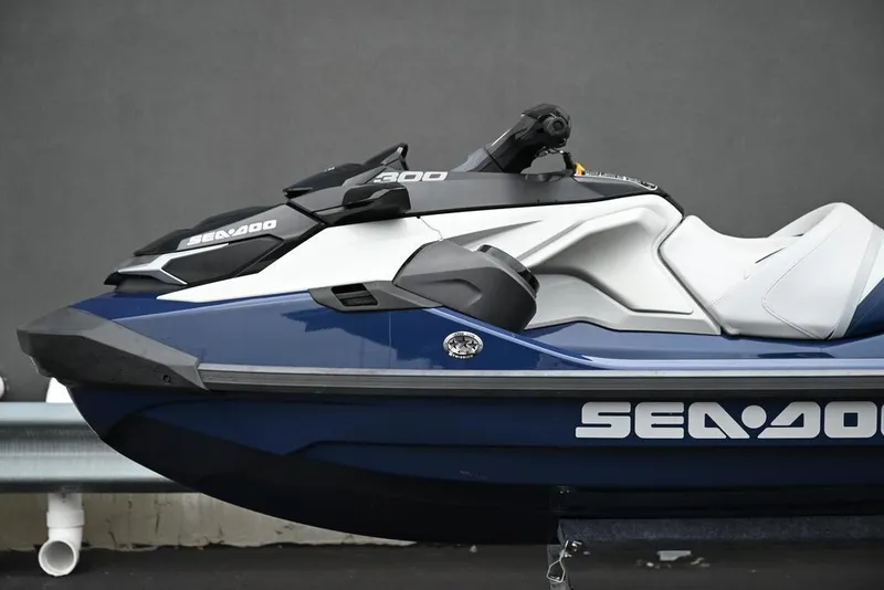 Slide: The Image of Sea-Doo GTX Limited 300 Blue Abyss 2024 - 5