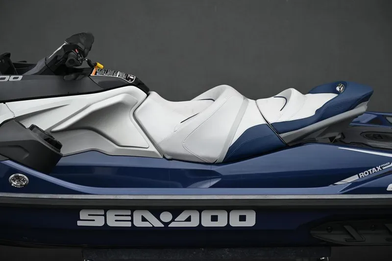 Slide: The Image of Sea-Doo GTX Limited 300 Blue Abyss 2024 - 7