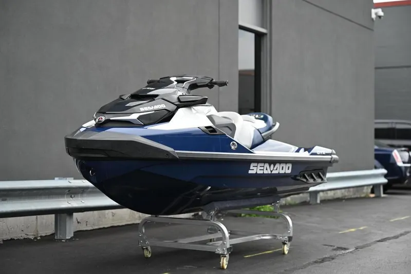 Slide: The Image of Sea-Doo GTX Limited 300 Blue Abyss 2024 - 9