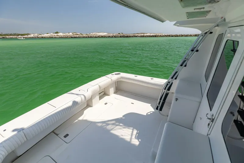 Slide: The Image of 2002 Luhrs 40 Convertible- Trigger Happy- Cockpit - 19