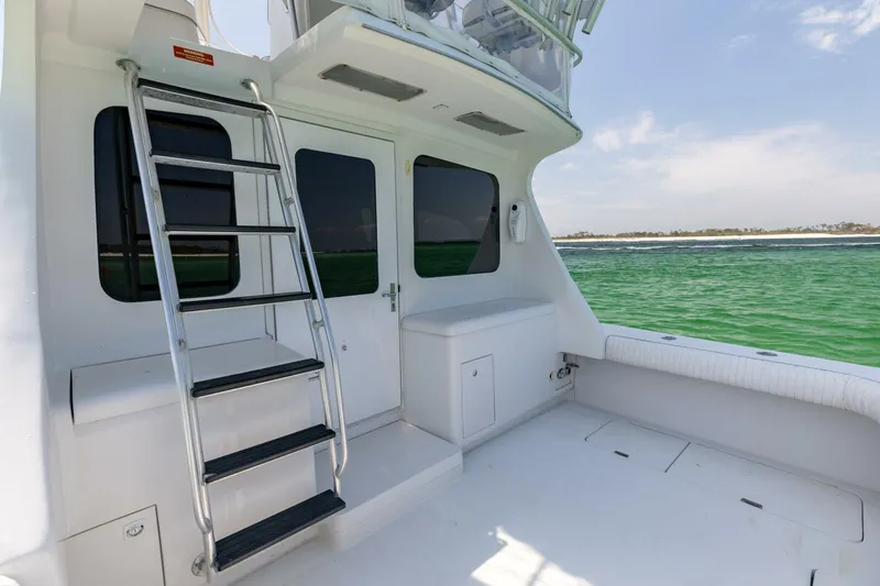 Slide: The Image of 2002 Luhrs 40 Convertible- Trigger Happy- Cockpit - 20