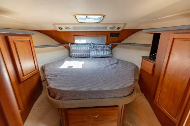 Slide: The Image of 2002 Luhrs 40 Convertible- Trigger Happy- FWD Stateroom - 3