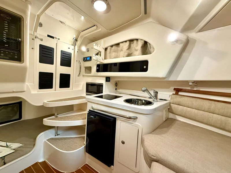 Slide: The Image of Grady-White Marlin 300 2018 - 50