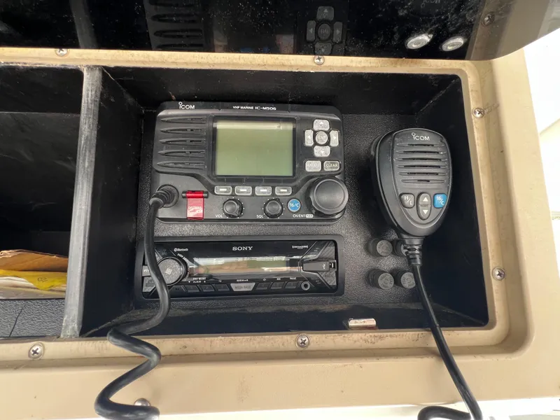 Slide: The Image of Albemarle 305 Express Fisherman 1997 - 12