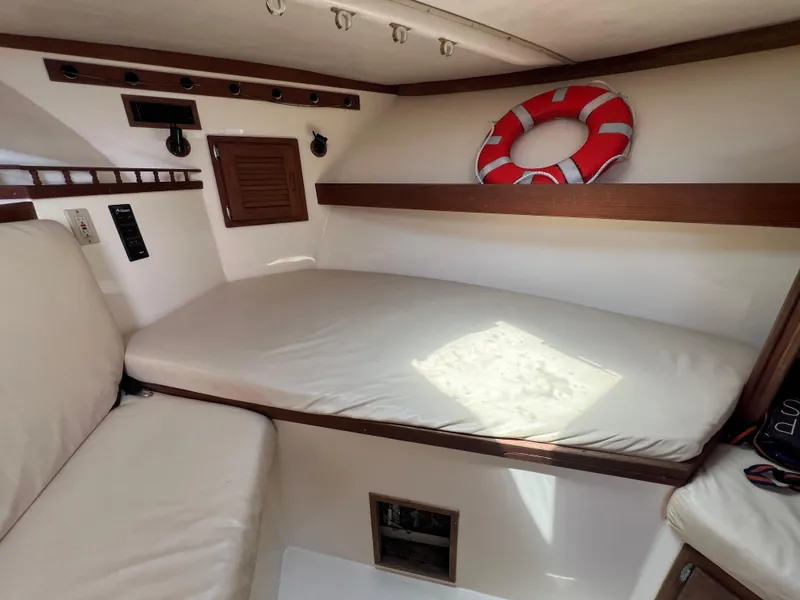 Slide: The Image of Albemarle 305 Express Fisherman 1997 - 14