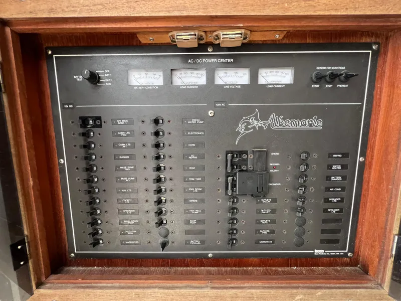 Slide: The Image of Albemarle 305 Express Fisherman 1997 - 17