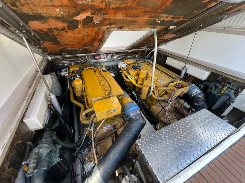 Slide: The Image of Albemarle 305 Express Fisherman 1997 - 19