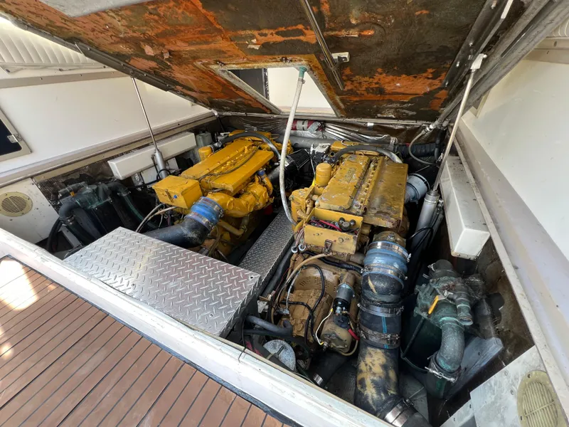 Slide: The Image of Albemarle 305 Express Fisherman 1997 - 20