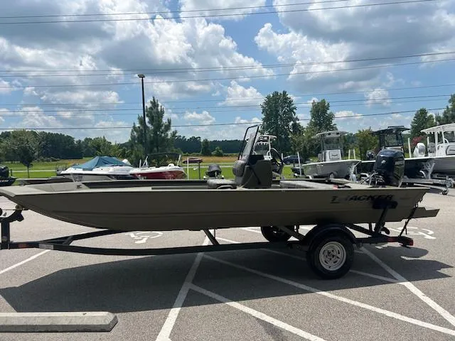 Slide: The Image of Tracker GRIZZLY 1860 CC W/60 HP 2026 - 3