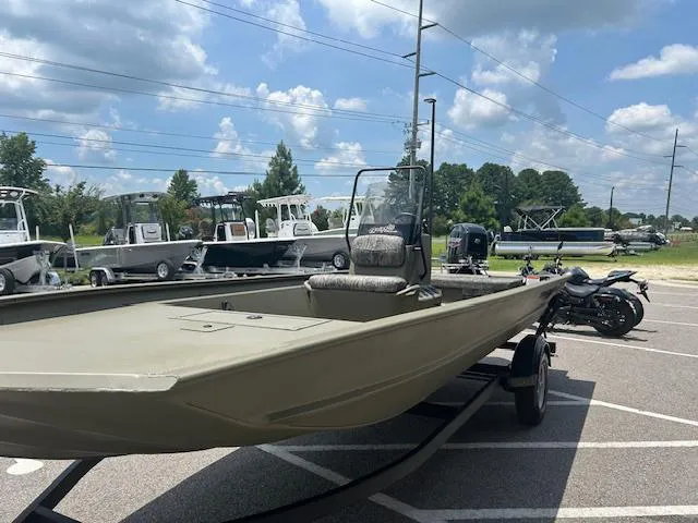 Slide: The Image of Tracker GRIZZLY 1860 CC W/60 HP 2026 - 4