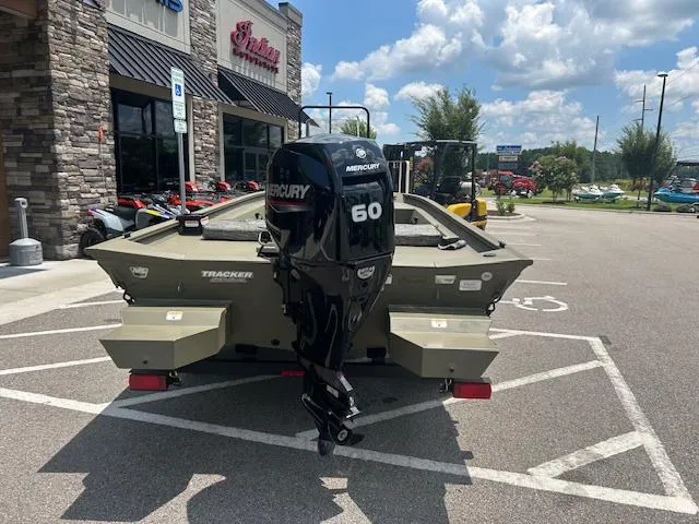 Slide: The Image of Tracker GRIZZLY 1860 CC W/60 HP 2026 - 5
