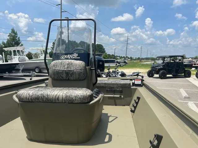 Slide: The Image of Tracker GRIZZLY 1860 CC W/60 HP 2026 - 8