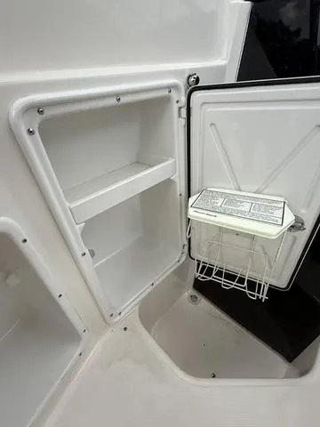 Slide: The Image of Regal 2665 Cabin Cruiser 2007 - 4