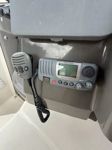 Slide: The Image of Regal 2665 Cabin Cruiser 2007 - 9