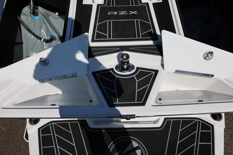 Slide: The Image of Tigé 22RZX 2021 - 54