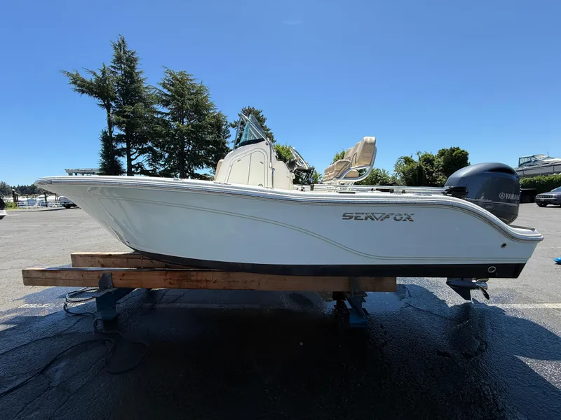The Image of 2018 Sea Fox 186 Commander boat on display under clear blue sky. - 0