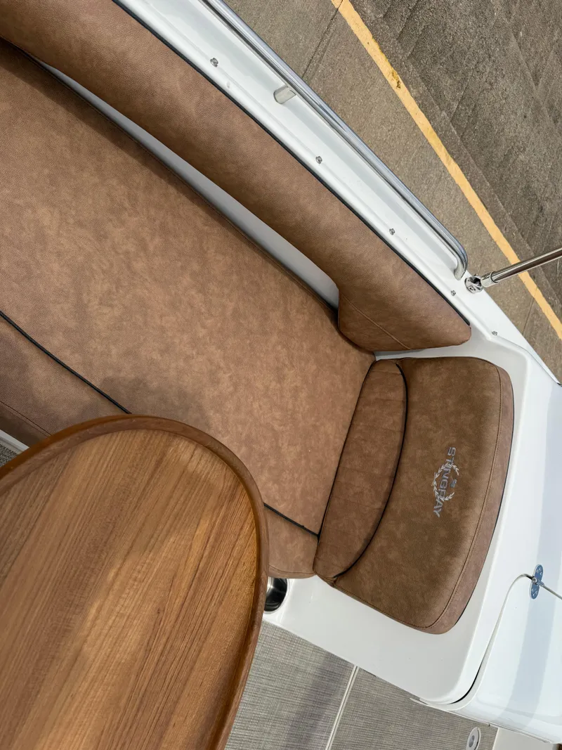 Slide: The Image of Stingray 212 SC 2022 - 50