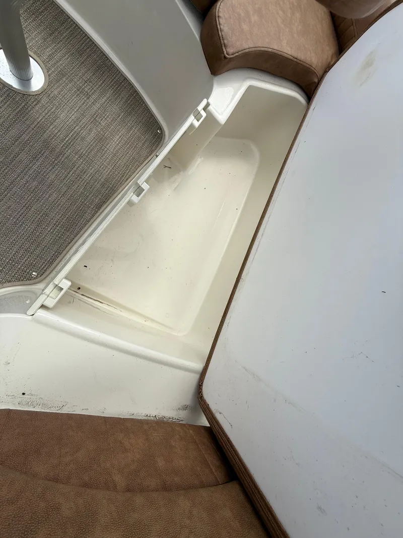 Slide: The Image of Stingray 212 SC 2022 - 51