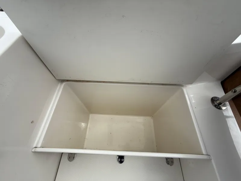 Slide: The Image of Stingray 212 SC 2022 - 56