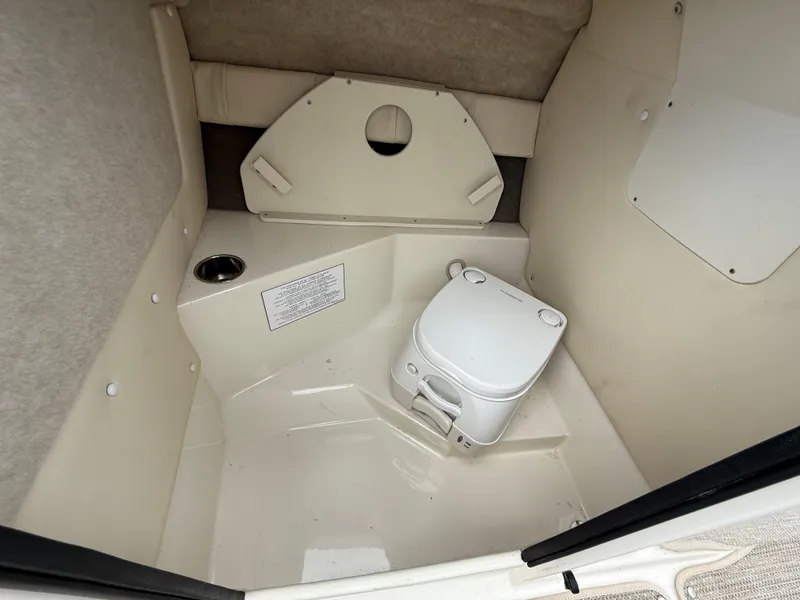 Slide: The Image of Stingray 212 SC 2022 - 61