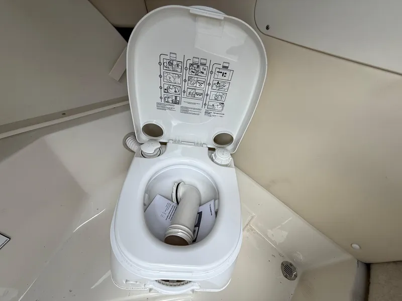 Slide: The Image of Stingray 212 SC 2022 - 62