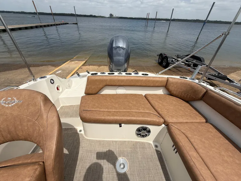 Slide: The Image of Stingray 212 SC 2022 - 66