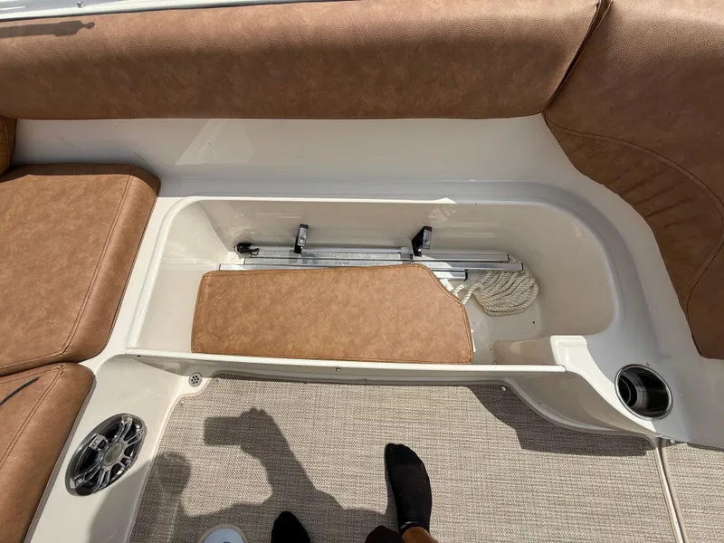 Slide: The Image of Stingray 212 SC 2022 - 69