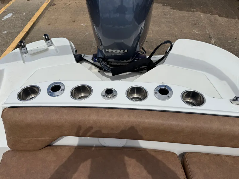 Slide: The Image of Stingray 212 SC 2022 - 72