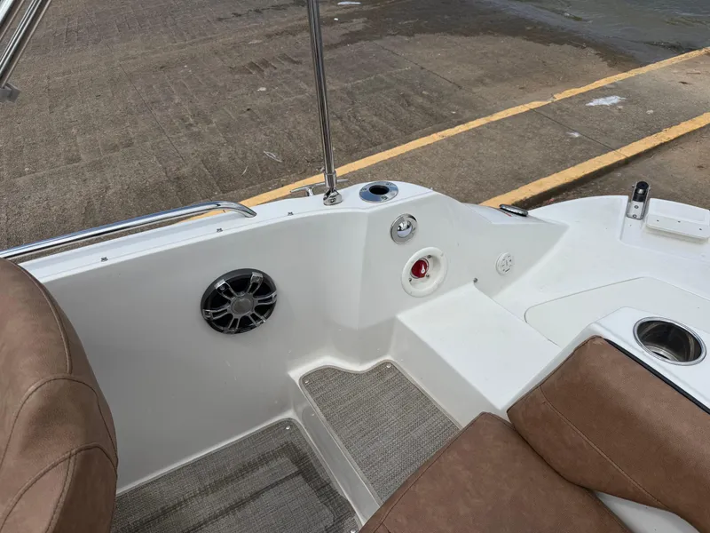 Slide: The Image of Stingray 212 SC 2022 - 73