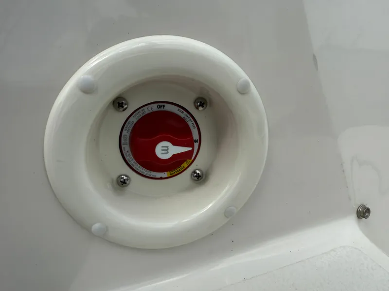 Slide: The Image of Stingray 212 SC 2022 - 74