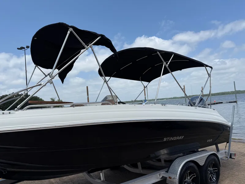 Slide: The Image of Stingray 212 SC 2022 - 86