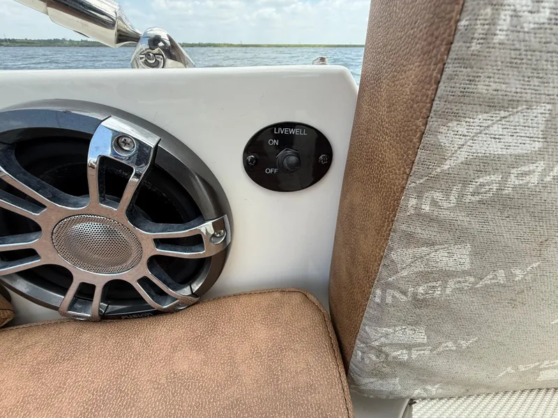 Slide: The Image of Stingray 212 SC 2022 - 91