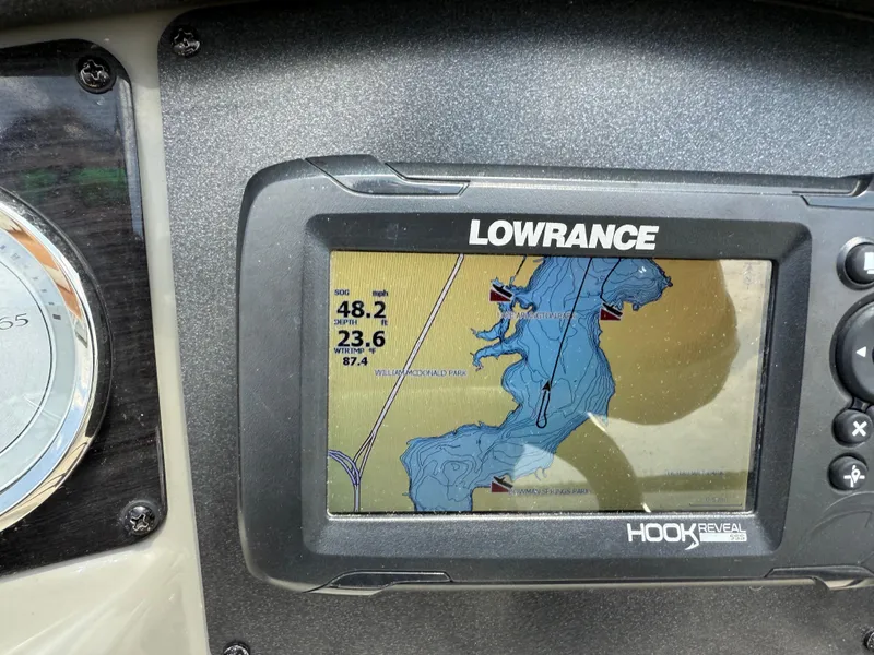 Slide: The Image of Stingray 212 SC 2022 - 93