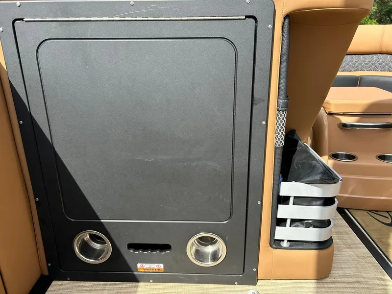 Slide: The Image of Harris Grand Mariner 230 2023 - 52