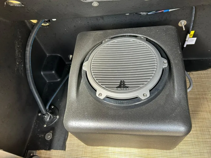 Slide: The Image of Harris Grand Mariner 230 2023 - 54