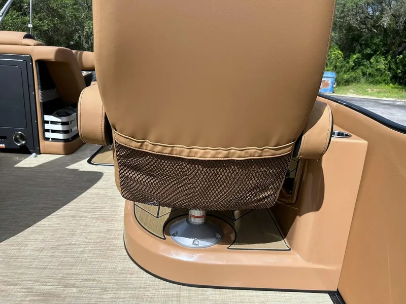 Slide: The Image of Harris Grand Mariner 230 2023 - 57