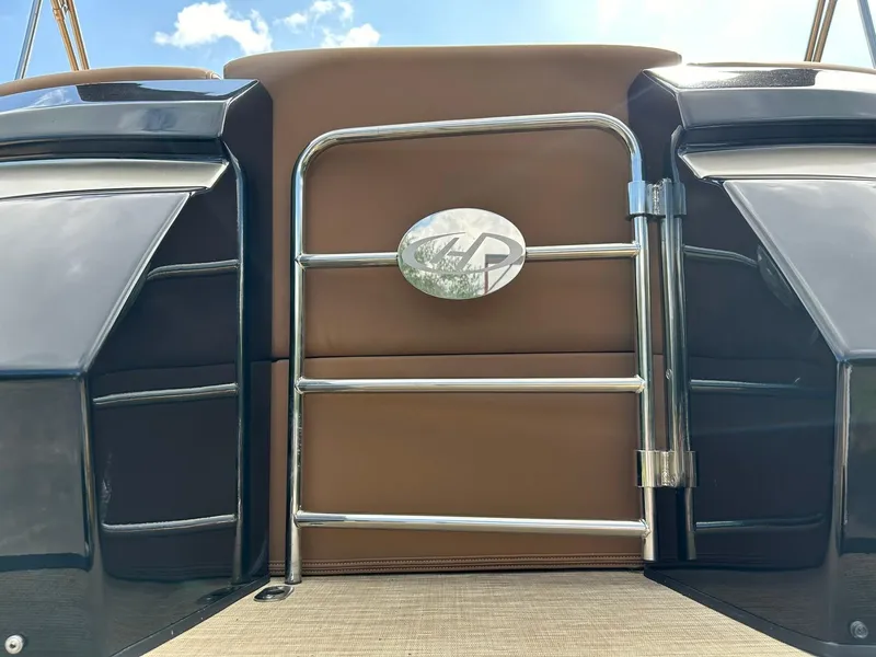 Slide: The Image of Harris Grand Mariner 230 2023 - 58