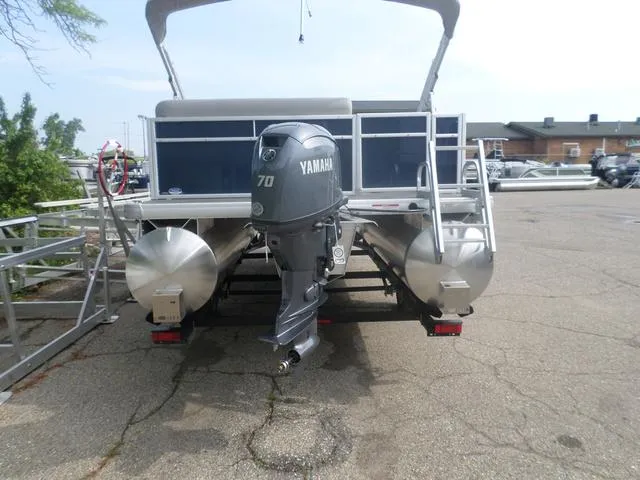 Slide: The Image of Sweetwater 2086 EXC 2025 - 8