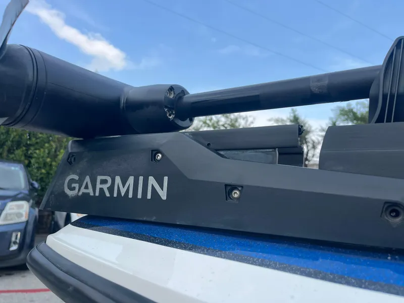 Slide: The Image of Garmin device on 2018 Skeeter ZX190 boat, close-up view. - 23