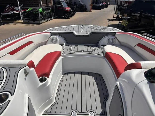 Slide: The Image of Tahoe 215 Xi 2017 - 10