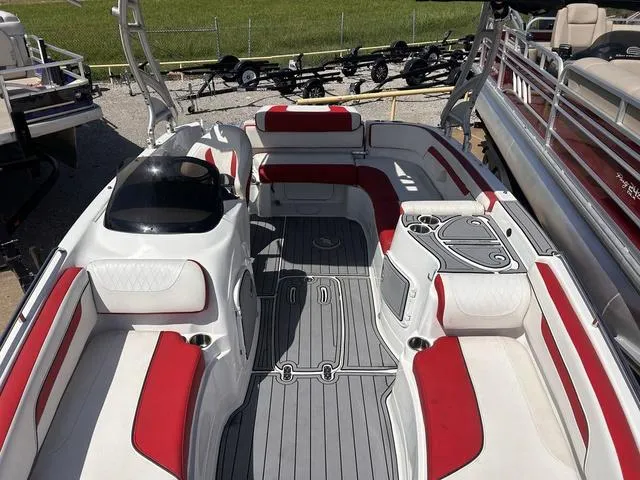 Slide: The Image of Tahoe 215 Xi 2017 - 13