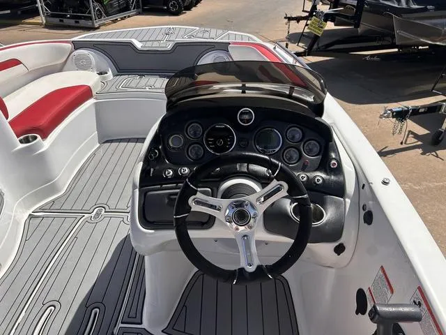 Slide: The Image of Tahoe 215 Xi 2017 - 9