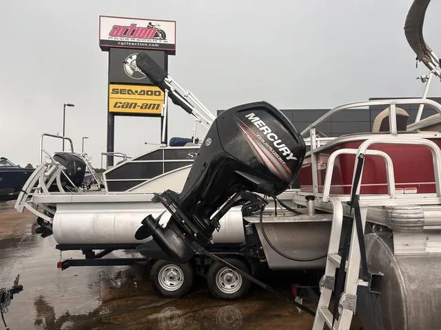 Slide: The Image of Sun Tracker Bass Buggy 18 DLX 2019 - 3