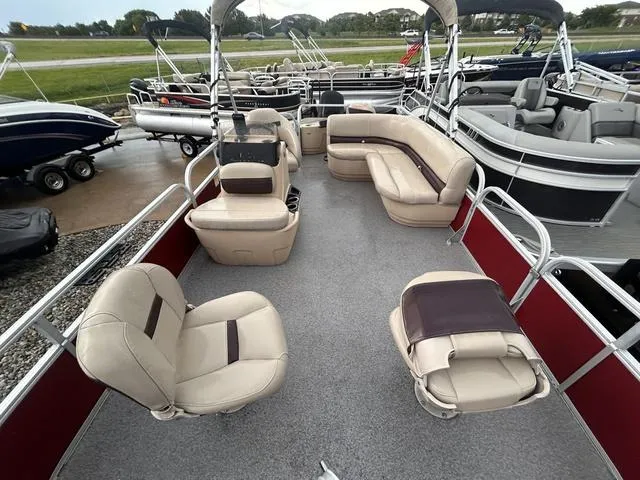 Slide: The Image of Sun Tracker Bass Buggy 18 DLX 2019 - 6