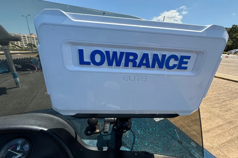 Slide: The Image of Lowrance Elite fishfinder on 1999 Ranger 620VS Fisherman boat dashboard. - 39