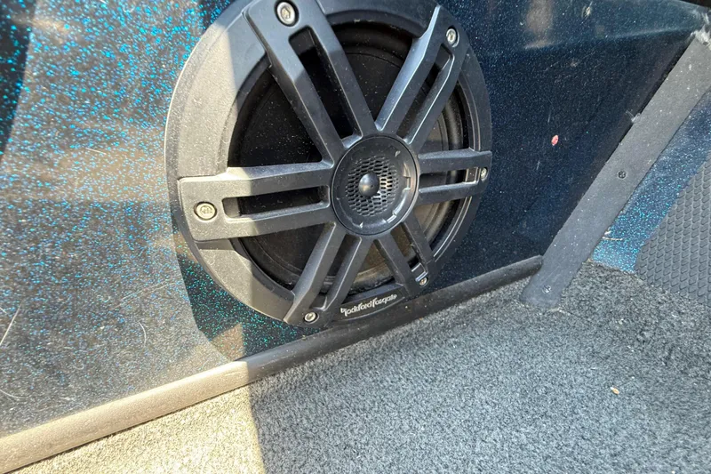 Slide: The Image of Speaker installed in a 1999 Ranger 620VS Fisherman boat, featuring a Rockford Fosgate design. - 50