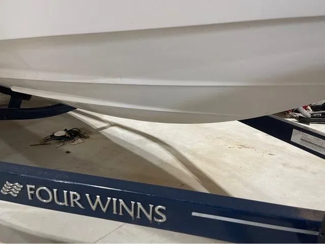 Slide: The Image of Four Winns Horizon 200 2016 - 18