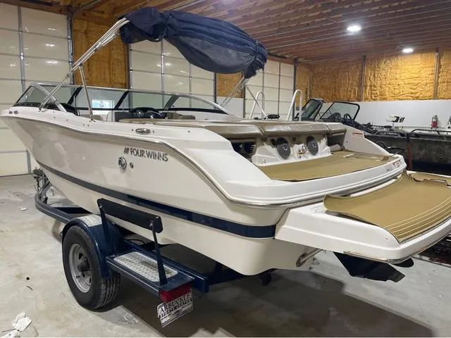 Slide: The Image of Four Winns Horizon 200 2016 - 3